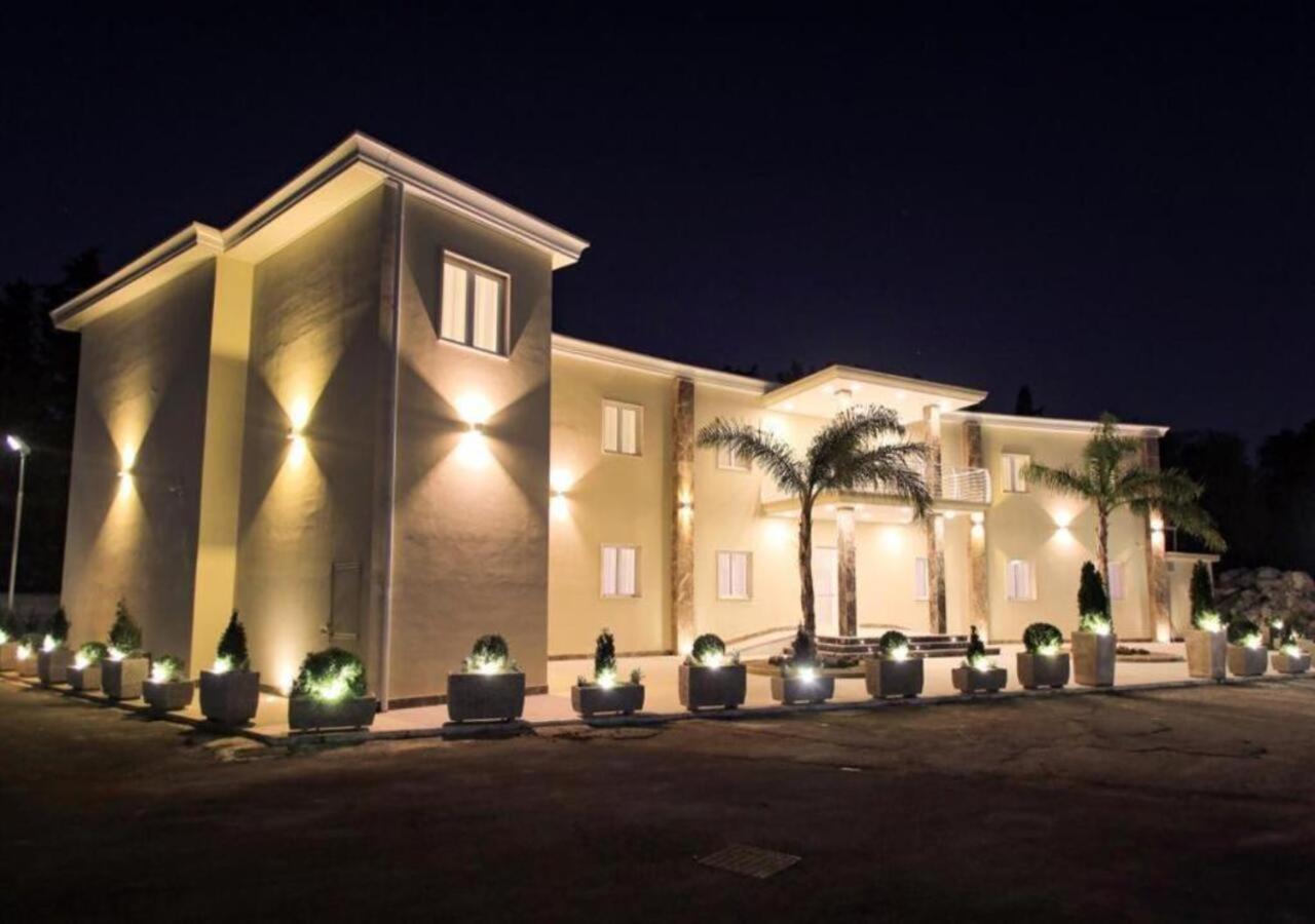 Hotel Holiday ฟอจเจีย ภายนอก รูปภาพ